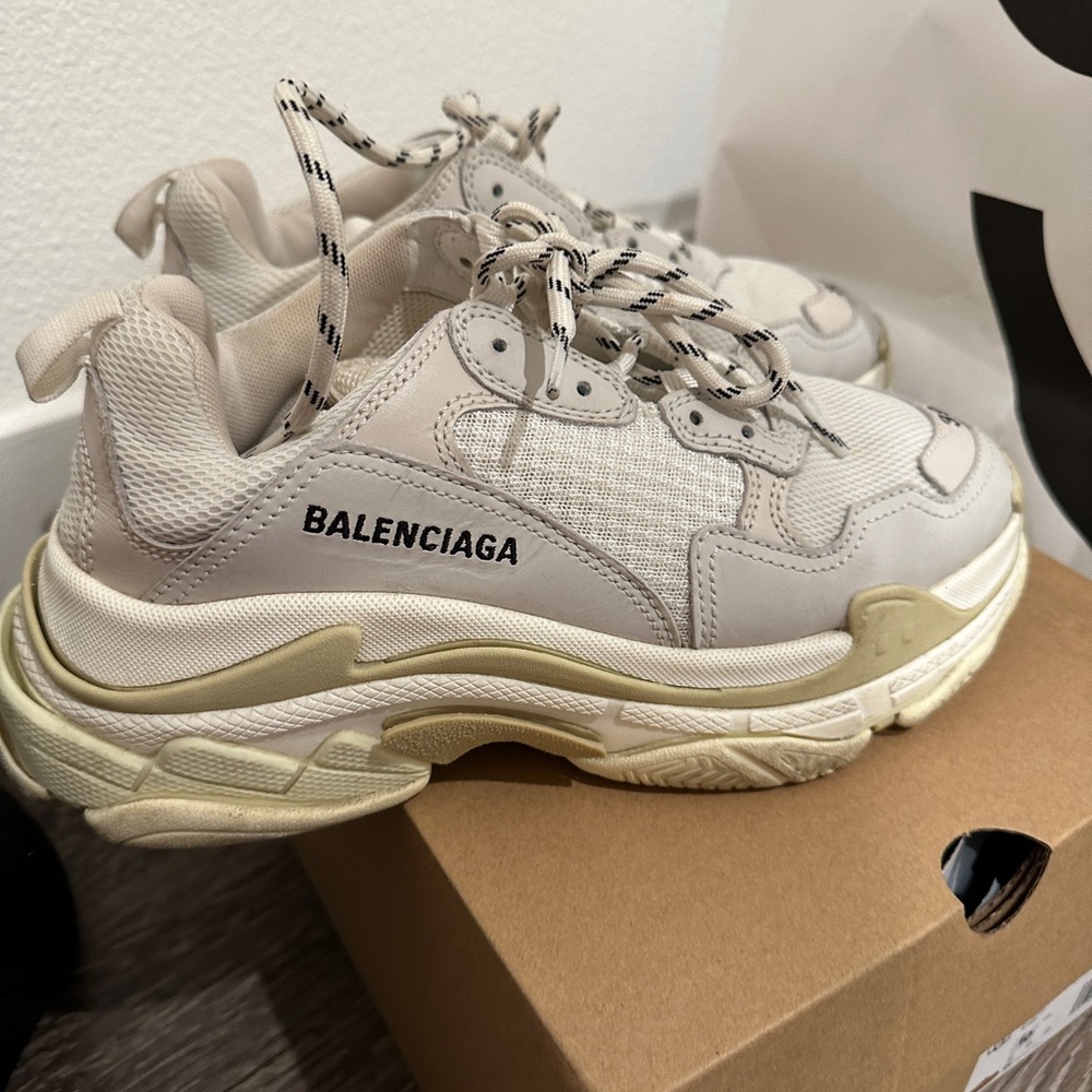 TESS Balenciaga original TRIPLE S SNEAKER like new